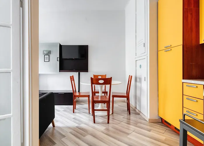 Joivy Stylish 2-bed Flat, Easy Access To Centre Apartment *