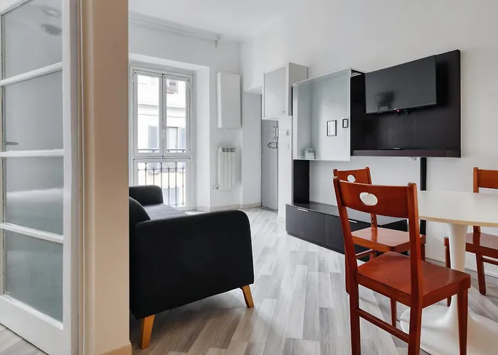 Joivy Stylish 2-bed Flat, Easy Access To Centre Milan